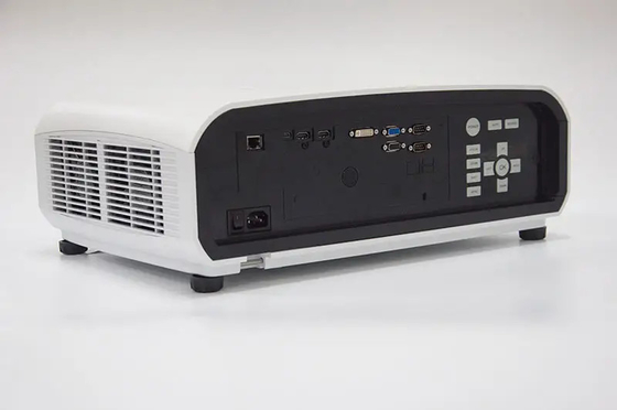 12000-люменный DLP 4K-проектор с коротким выходом для больших кинотеатров на открытом воздухе