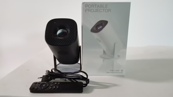 Переносные проекторы FLYIN P30 4K 1080P для домашнего кинотеатра и кинотеатра в черно-белом цвете