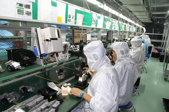 Flyin 2025 Профессиональный 3LCD 4K лазерный проектор 7200 Ansi Lumens Ultra Hd 3840x2160 Высокая яркость Для бизнес-образования Большие площадки Банкетные залы Сцены 9