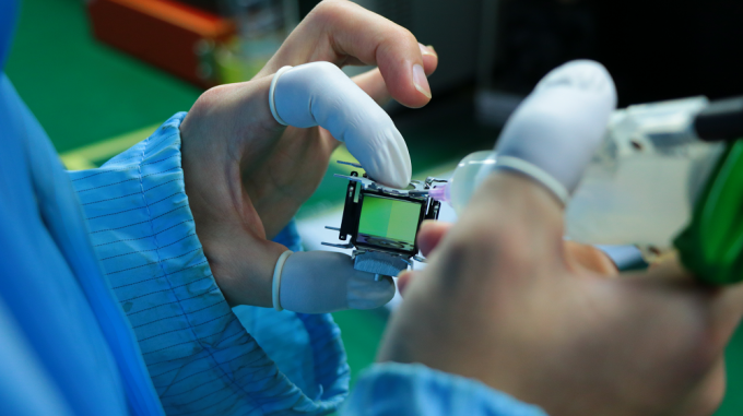 Flyin 2025 Профессиональный 3LCD 4K лазерный проектор 7200 Ansi Lumens Ultra Hd 3840x2160 Высокая яркость Для бизнес-образования Большие площадки Банкетные залы Сцены 14